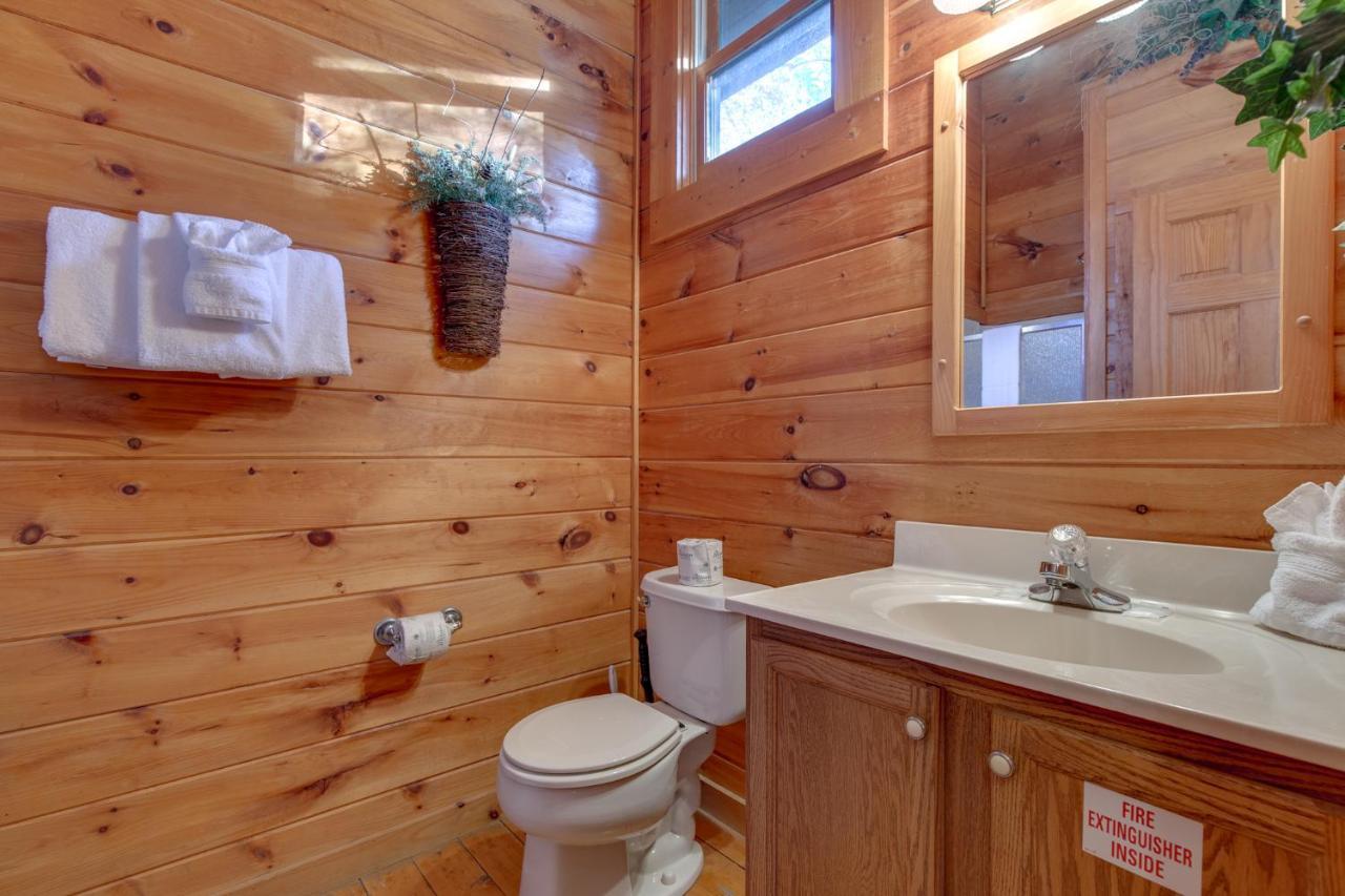 Wildwood Cove, 2 Bedrooms, Fireplace, Wifi, Jetted Tub, Hot Tub, Sleeps 6 Sevierville Bagian luar foto
