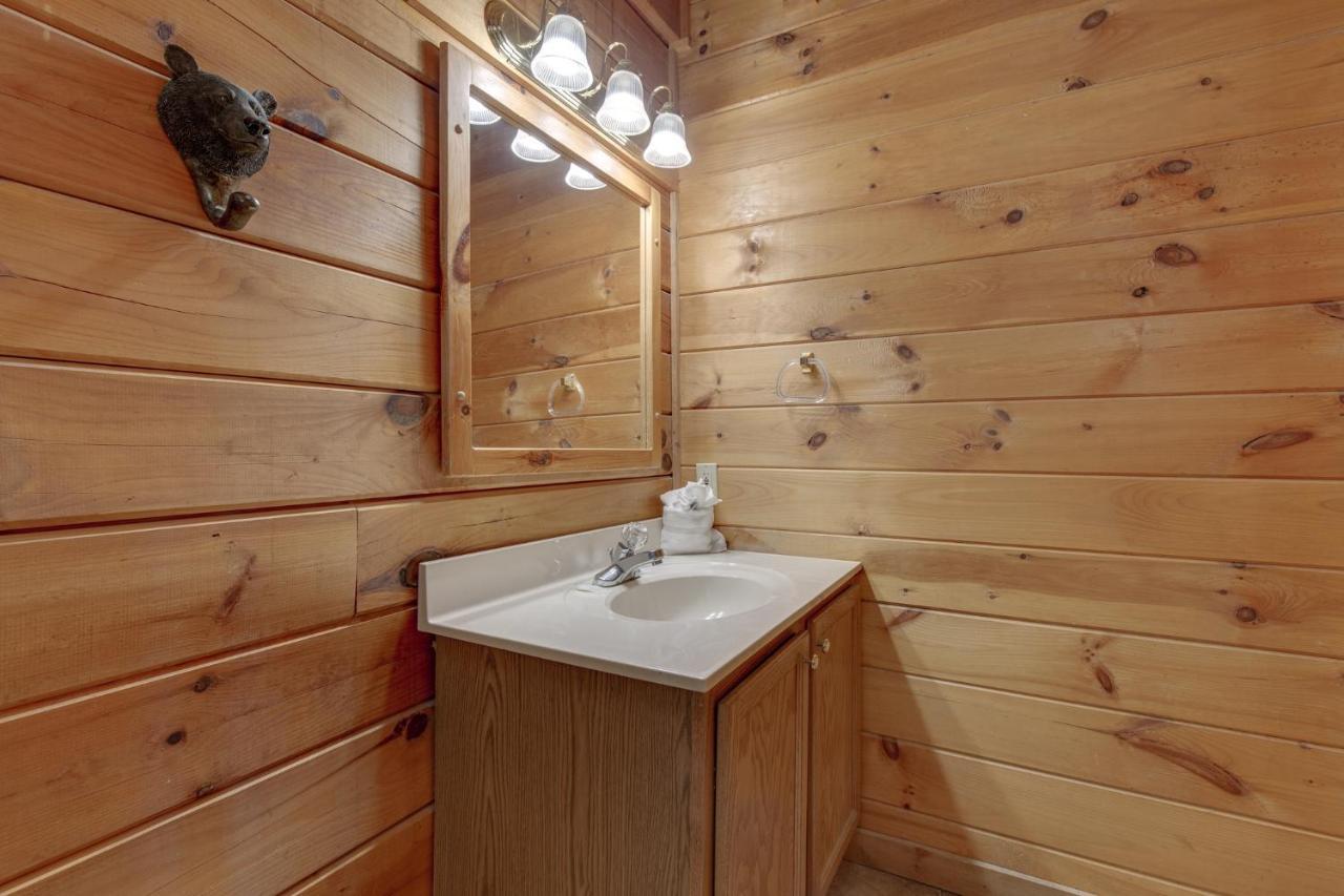 Wildwood Cove, 2 Bedrooms, Fireplace, Wifi, Jetted Tub, Hot Tub, Sleeps 6 Sevierville Bagian luar foto